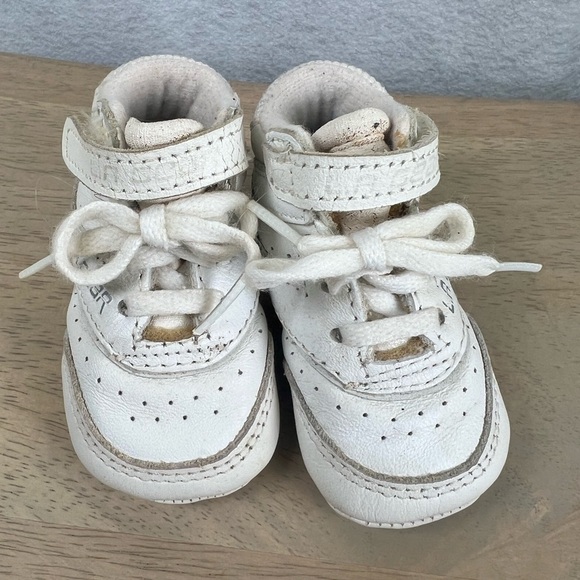 Vintage 90’s LA Gear White Silver Infant‎ Sneakers Size 1 Soft Bottom Crib Shoes - Picture 2 of 7